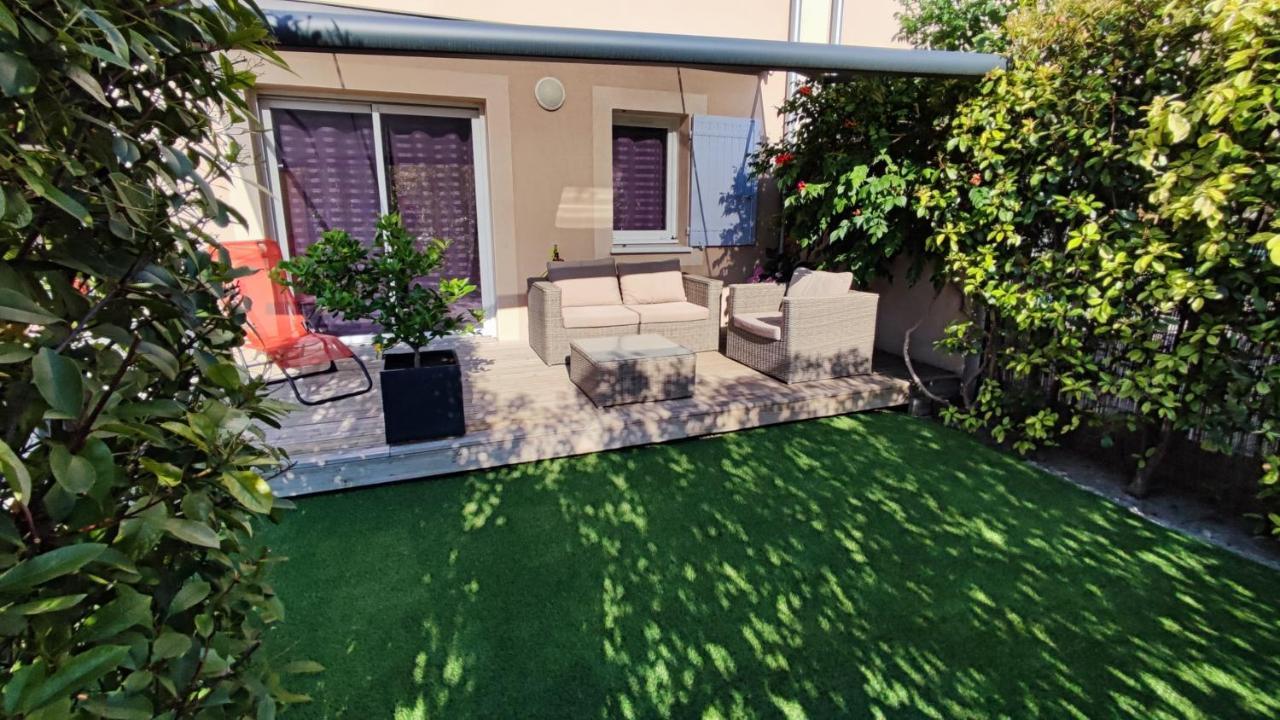 Au 8 De La Garance Villa LʼIsle-sur-la-Sorgue Екстериор снимка
